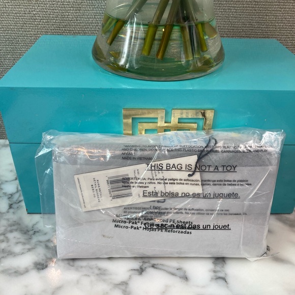 NWT FACTORY SEALED Marc Jacobs Peanuts X Black Snoopy Wristlet Wallet - Picture 11 of 11